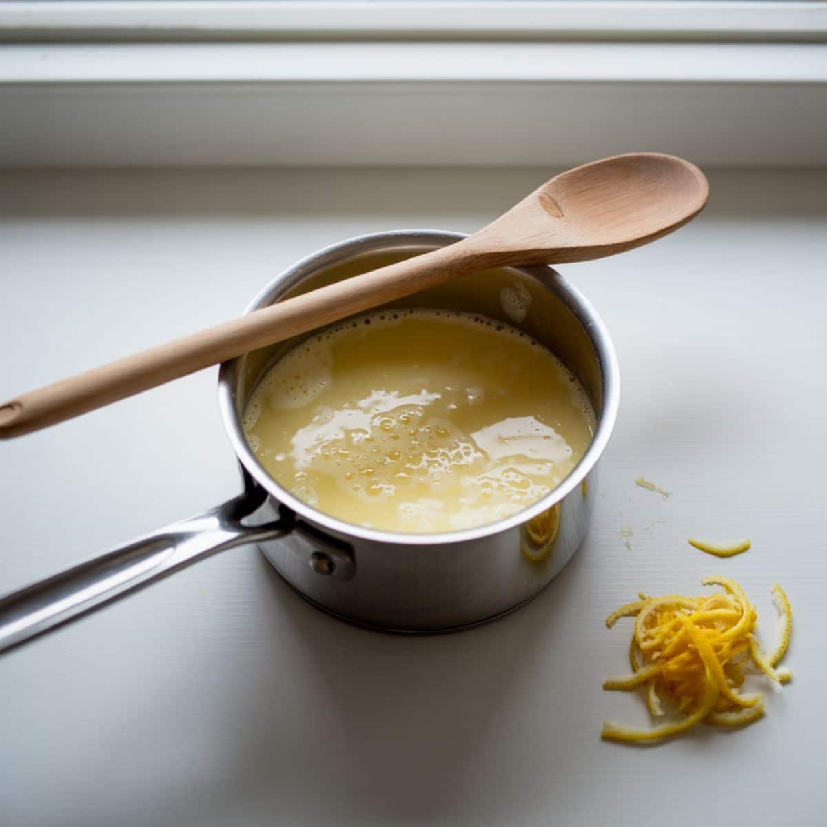 Cooking cream and sugar for lemon posset base	
