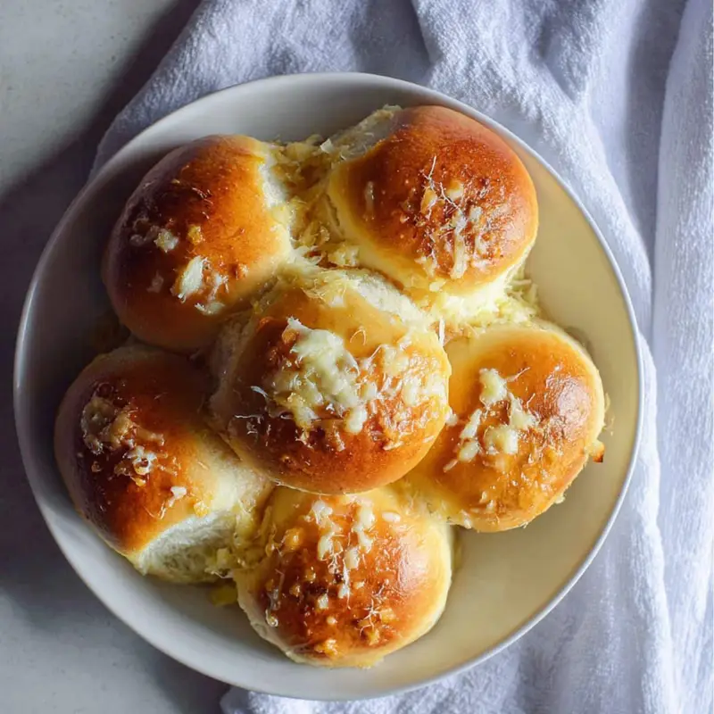Pull-apart Hawaiian garlic bread on tray	