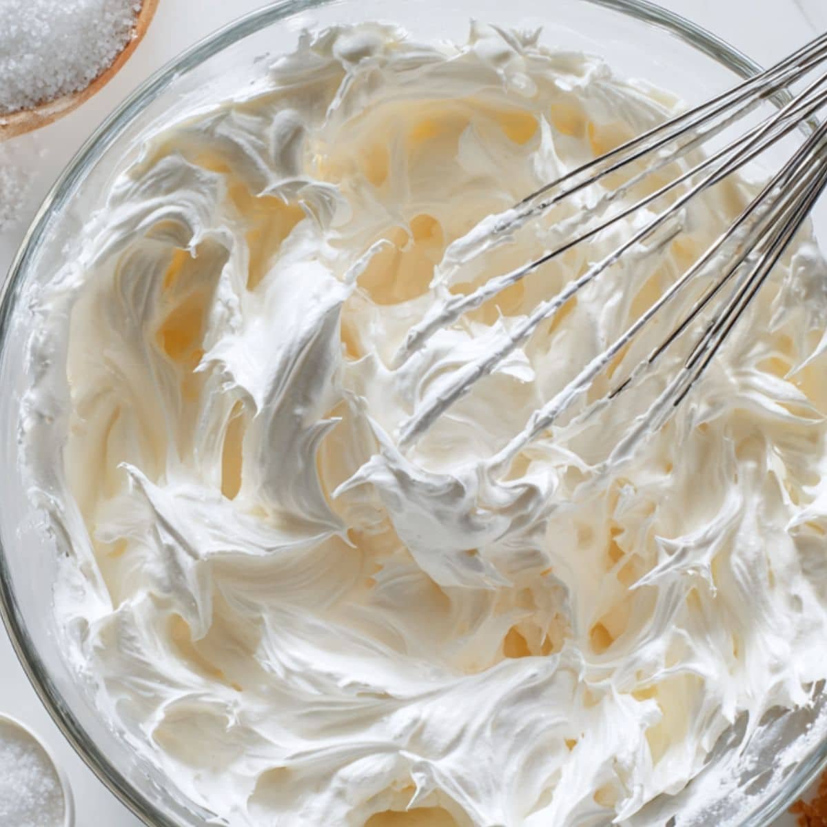 Stiff meringue peaks for macaron batter	